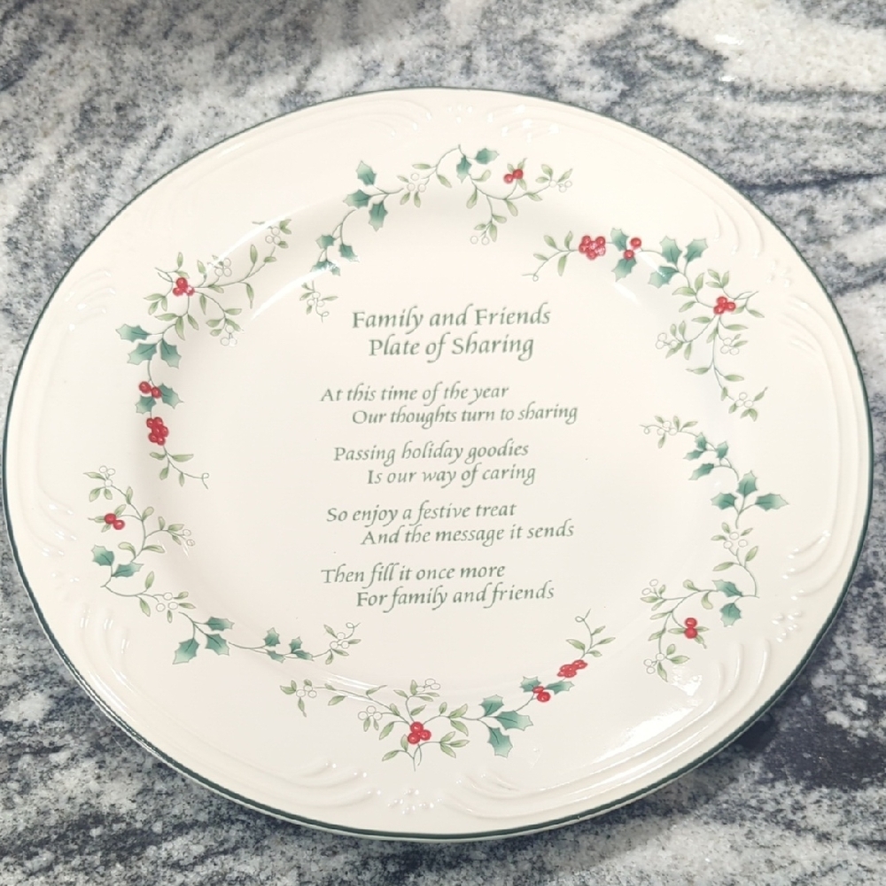 Pfaltzgraff Winterberry Family and Friends Sharing Plate New!
